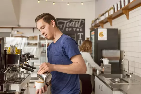 Comment démarrer un café (2025)