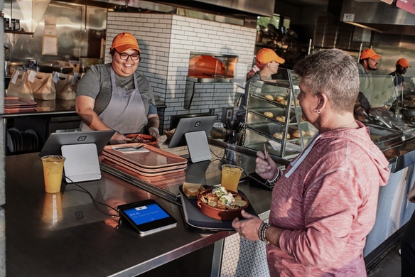 7 Revenue-Expanding Retail Ideas for Restaurants