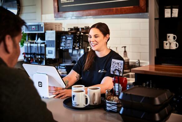 Robots in Restaurants? What Restauranteurs Need to Know About This Growing Trend