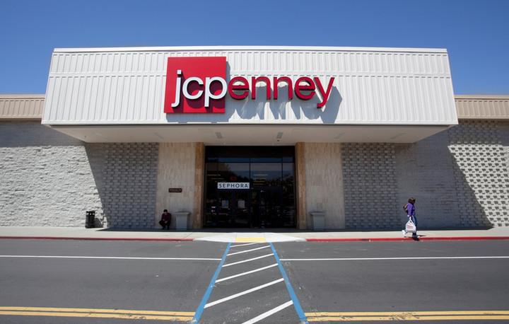 J.C. Penney Reports Sizable Net Loss, Slashes Guidance