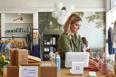 Manual Payments: Definition, Types and How To Accept