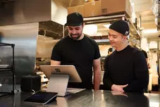 Comment un fondateur de la Colombie-Britannique est passé de la technologie au tahini et a la chaîne de restaurants rapides à succès Superbaba avec Square