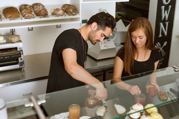 How to Hire Seasonal Workers in a Competitive Market