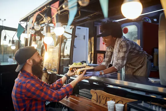 How Much Does It Cost To Start a Food Truck? Here Are 10 Ways To Save