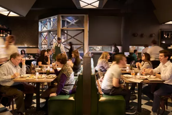 Restaurant Interior Design: Creating Ambiance That Enhances Dining Experiences