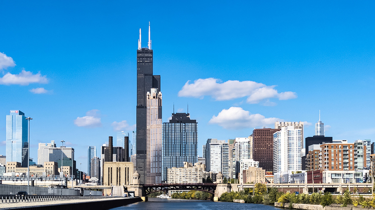 CHICAGO SPORTS NETWORK AND DIRECTV REACH MULTIYEAR DISTRIBUTION AGREEMENT