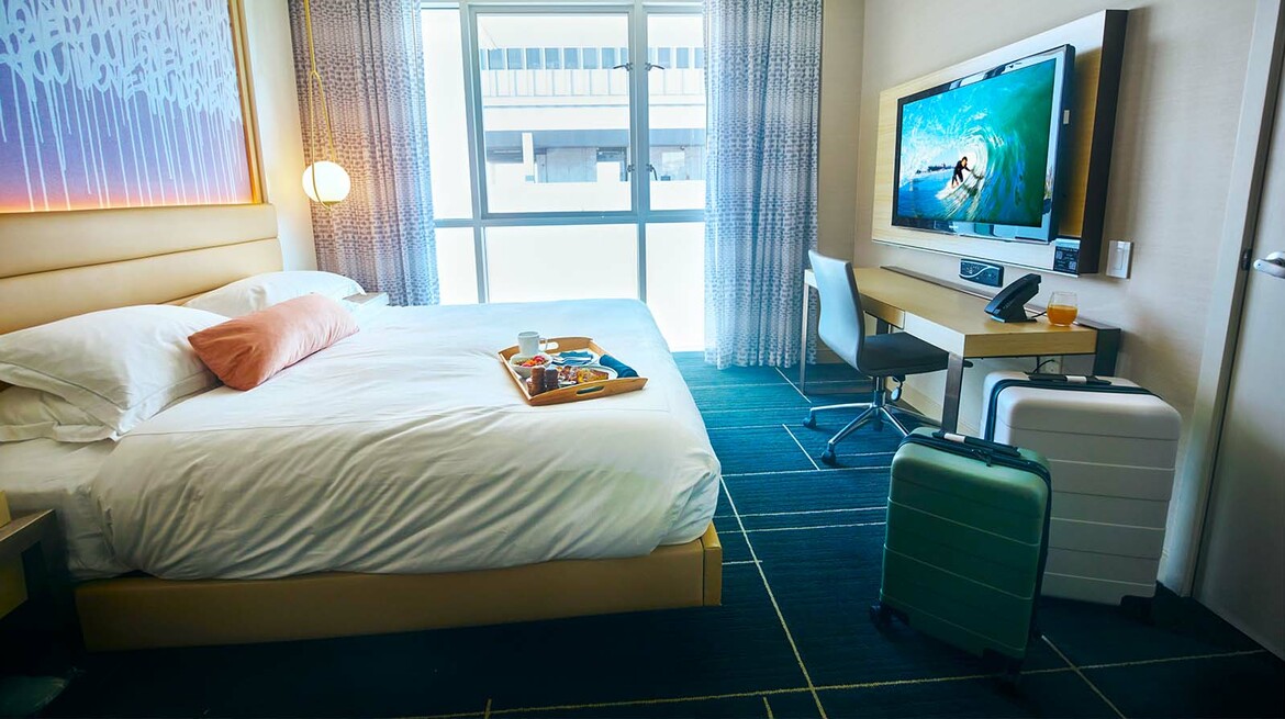 Enhancing Hotel Guest Experiences with In-Room Entertainment