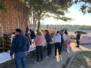 alt="dallas Feeding hearts 2.jpg"