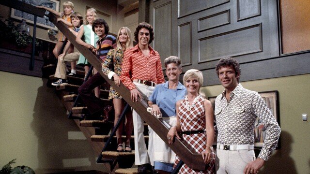 alt="the-brady-bunch-640x360.jpg"